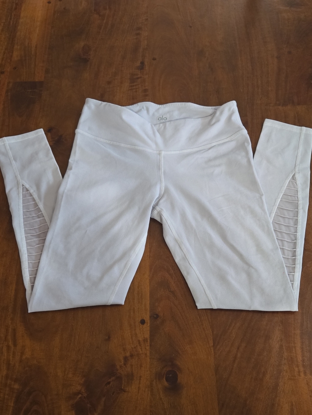 ALO Yoga Light Gray Leggings Size Medium